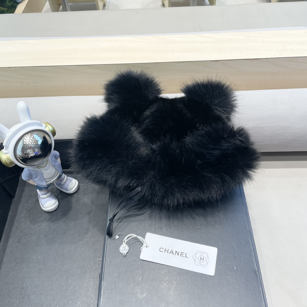 Chanel香奈儿可爱小熊耳朵帽子女2024秋冬新款氛围感百搭保暖毛绒护耳帽