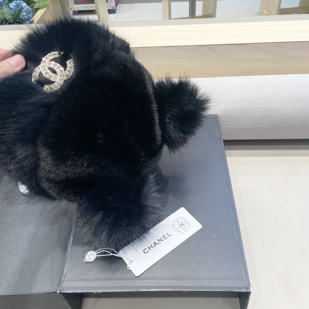 Chanel香奈儿可爱小熊耳朵帽子女2024秋冬新款氛围感百搭保暖毛绒护耳帽