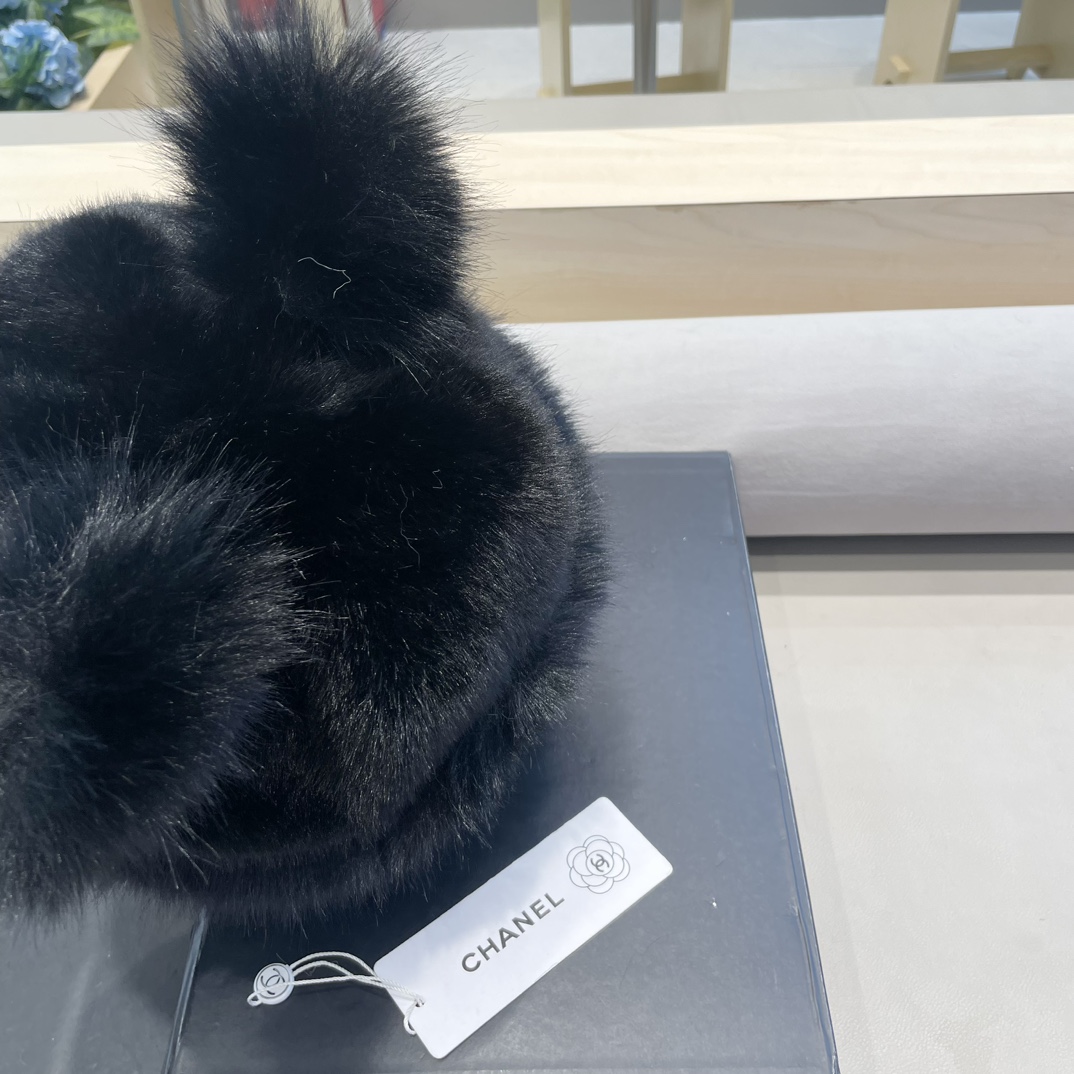 Chanel香奈儿可爱小熊耳朵帽子女2024秋冬新款氛围感百搭保暖毛绒护耳帽