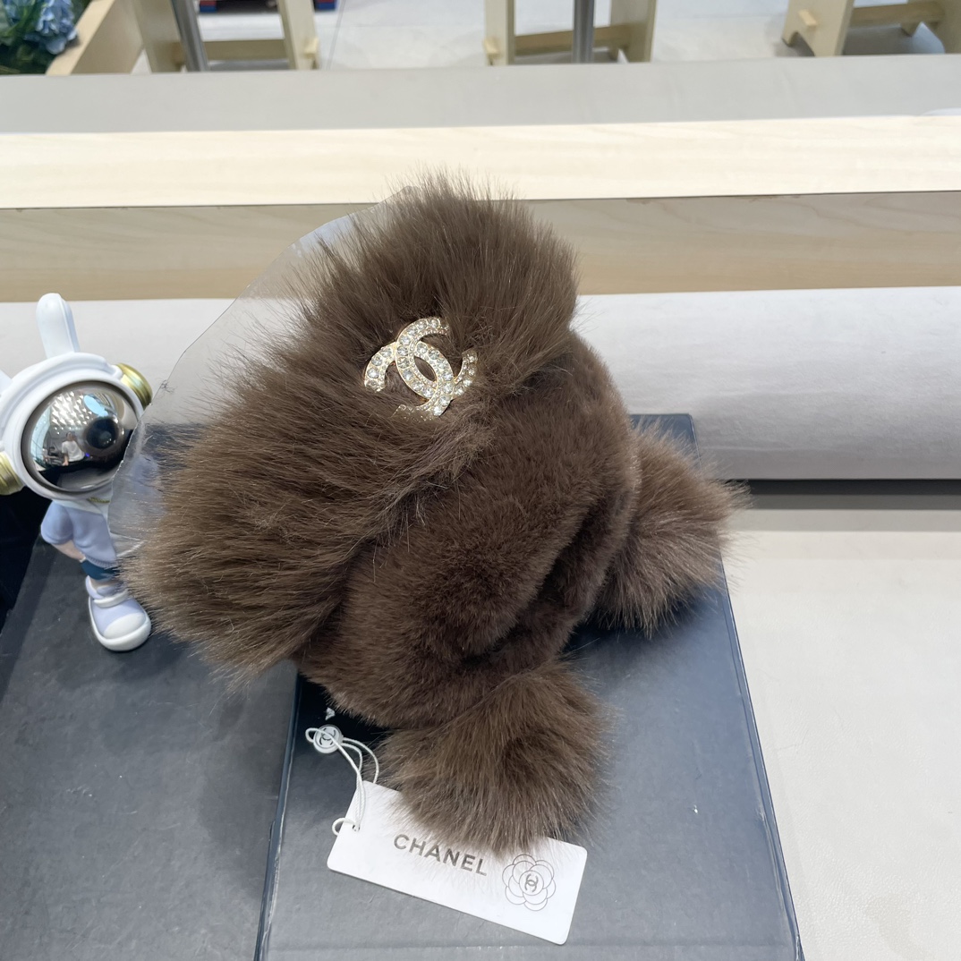 Chanel香奈儿可爱小熊耳朵帽子女2024秋冬新款氛围感百搭保暖毛绒护耳帽