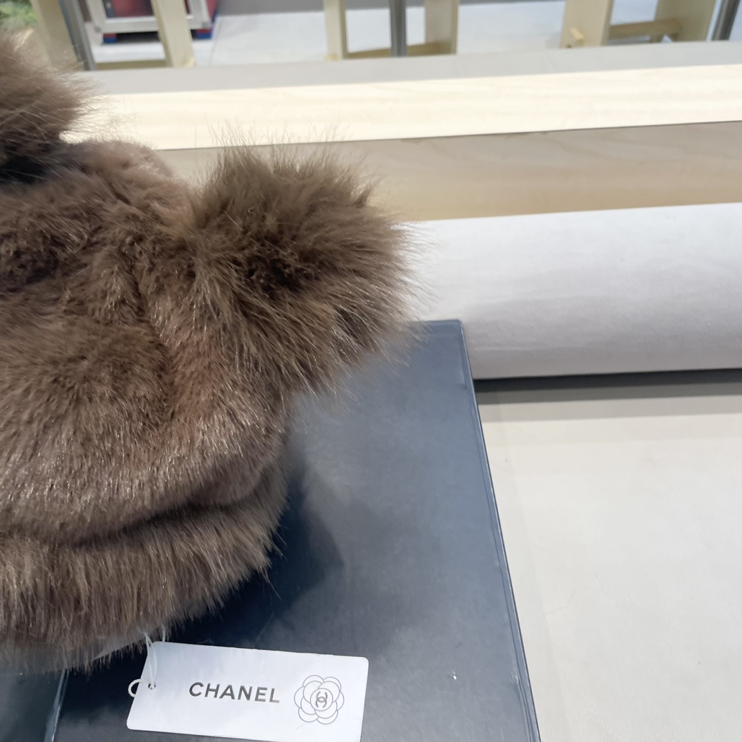 Chanel香奈儿可爱小熊耳朵帽子女2024秋冬新款氛围感百搭保暖毛绒护耳帽
