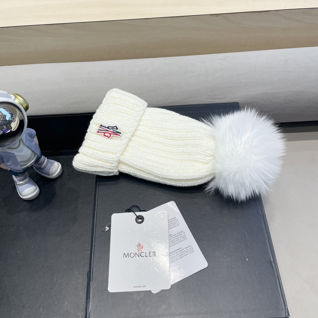 蒙口Moncler盟可睐配狐狸毛球💥官网经典针织帽，原单复刻.非常柔软亲肤，弹性很好💓有质感又非常百搭的