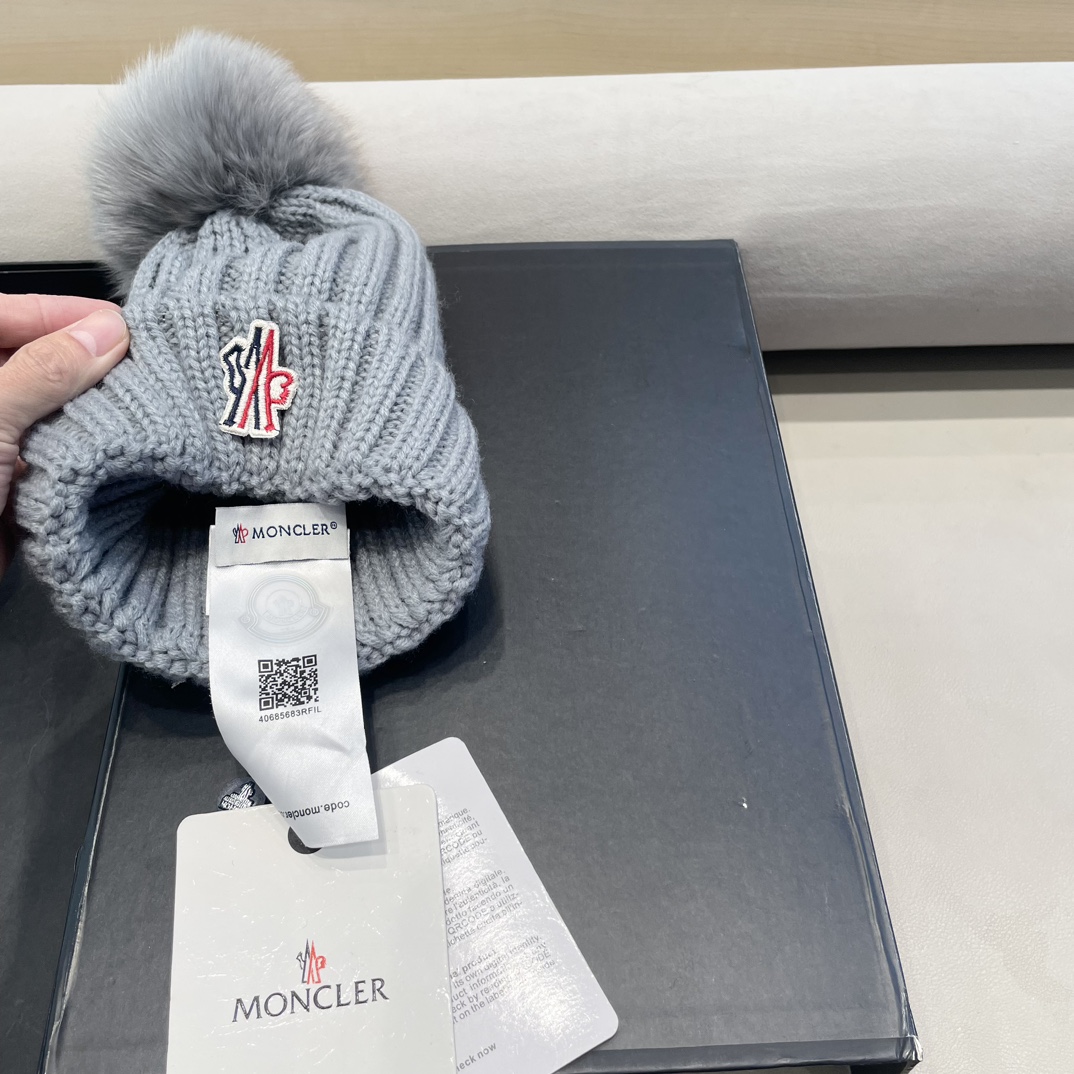 蒙口Moncler盟可睐配狐狸毛球💥官网经典针织帽，原单复刻.非常柔软亲肤，弹性很好💓有质感又非常百搭的