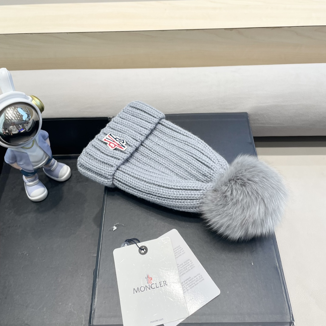 蒙口Moncler盟可睐配狐狸毛球💥官网经典针织帽，原单复刻.非常柔软亲肤，弹性很好💓有质感又非常百搭的