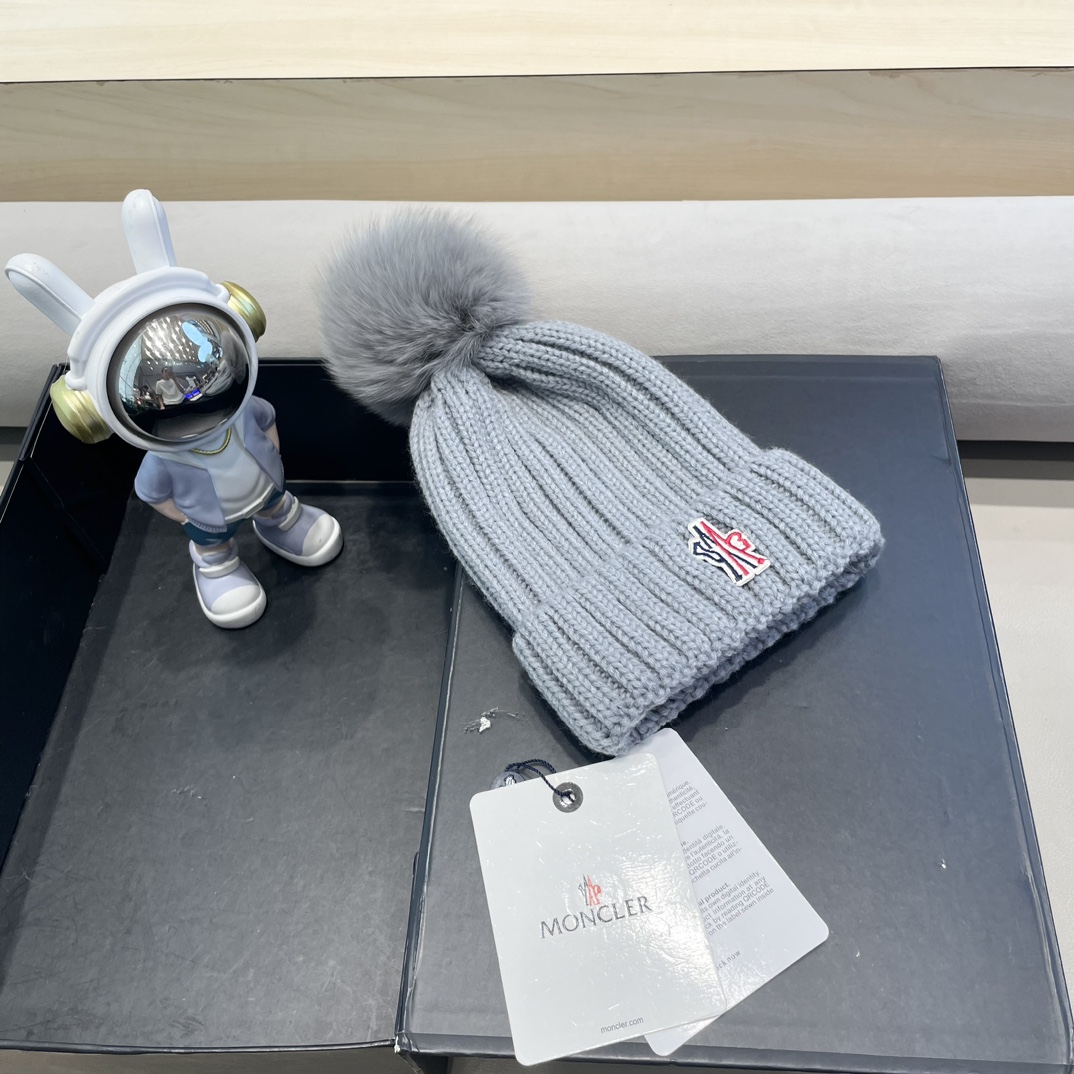 蒙口Moncler盟可睐配狐狸毛球💥官网经典针织帽，原单复刻.非常柔软亲肤，弹性很好💓有质感又非常百搭的