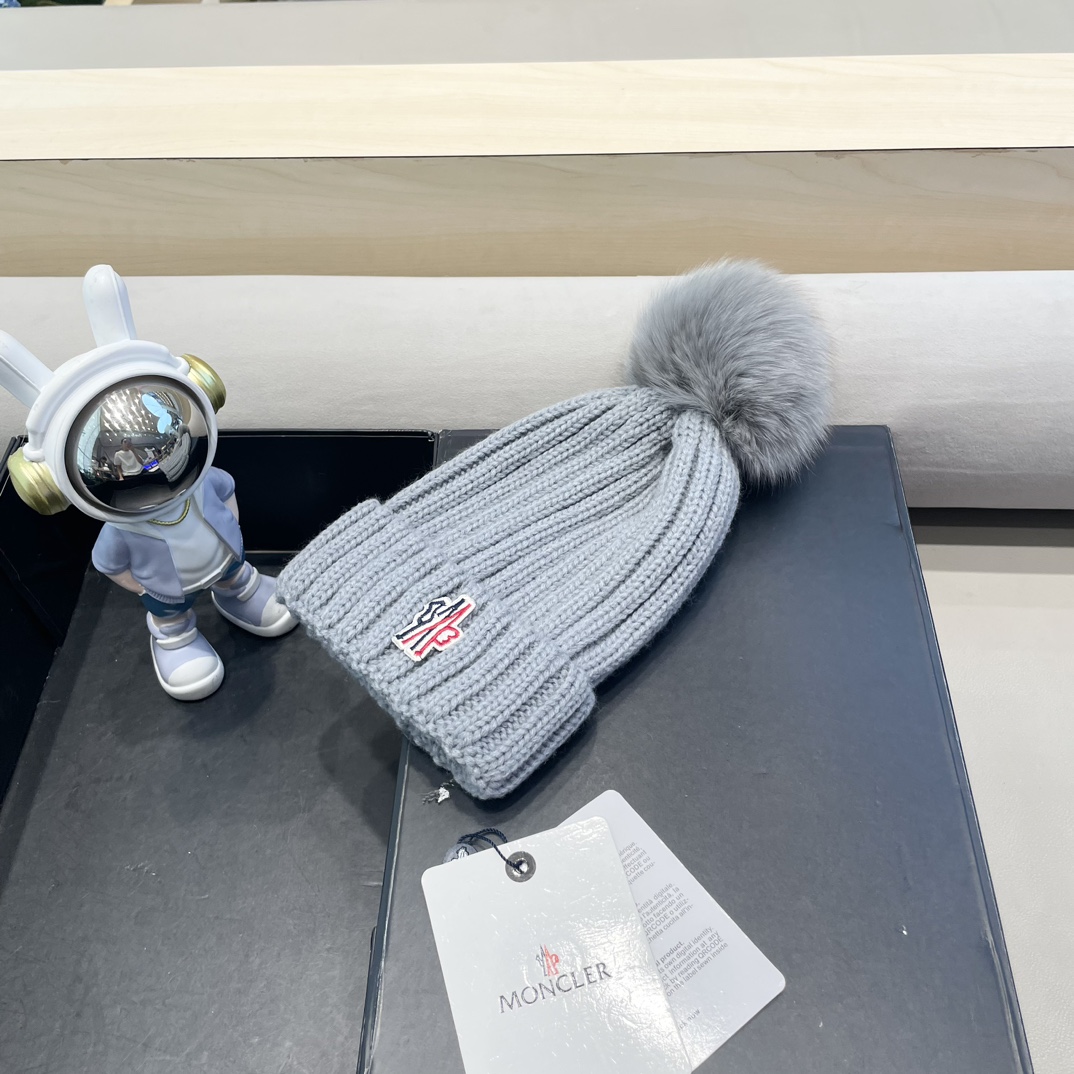 蒙口Moncler盟可睐配狐狸毛球💥官网经典针织帽，原单复刻.非常柔软亲肤，弹性很好💓有质感又非常百搭的