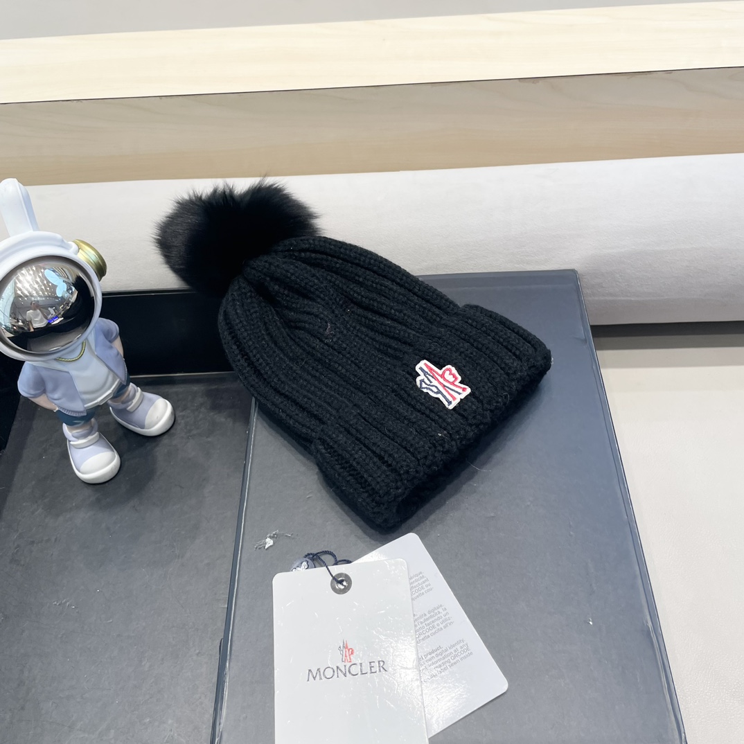 蒙口Moncler盟可睐配狐狸毛球💥官网经典针织帽，原单复刻.非常柔软亲肤，弹性很好💓有质感又非常百搭的