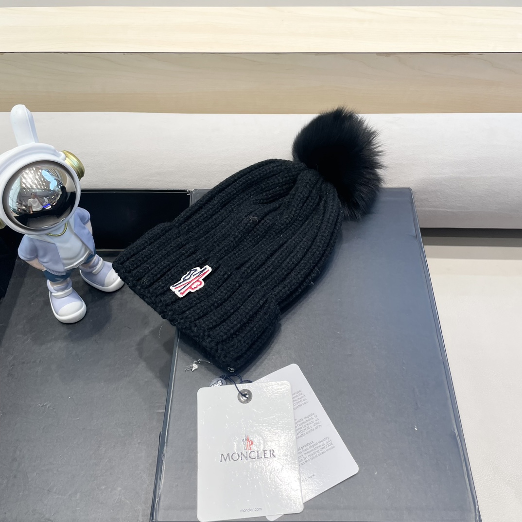 蒙口Moncler盟可睐配狐狸毛球💥官网经典针织帽，原单复刻.非常柔软亲肤，弹性很好💓有质感又非常百搭的