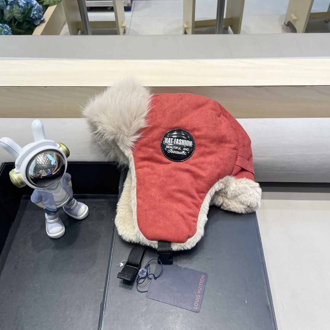 Lv路易威登2024新款加绒加厚骑行电动车防风护耳帽保暖东北雷锋帽