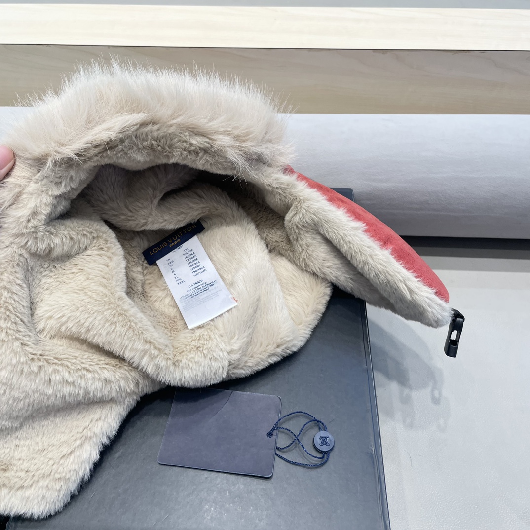 Lv路易威登2024新款加绒加厚骑行电动车防风护耳帽保暖东北雷锋帽