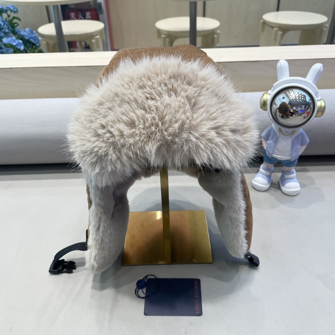 Lv路易威登2024新款加绒加厚骑行电动车防风护耳帽保暖东北雷锋帽