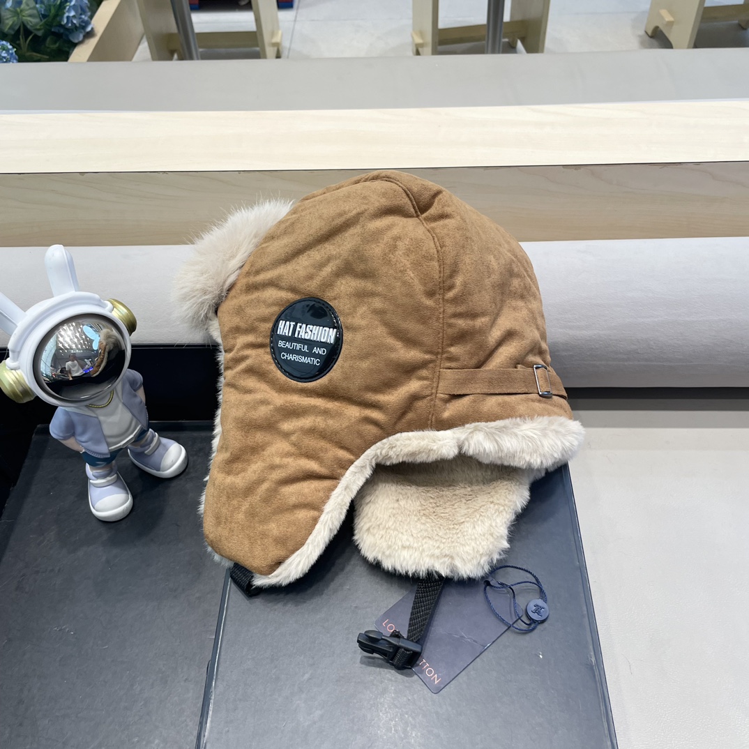 Lv路易威登2024新款加绒加厚骑行电动车防风护耳帽保暖东北雷锋帽