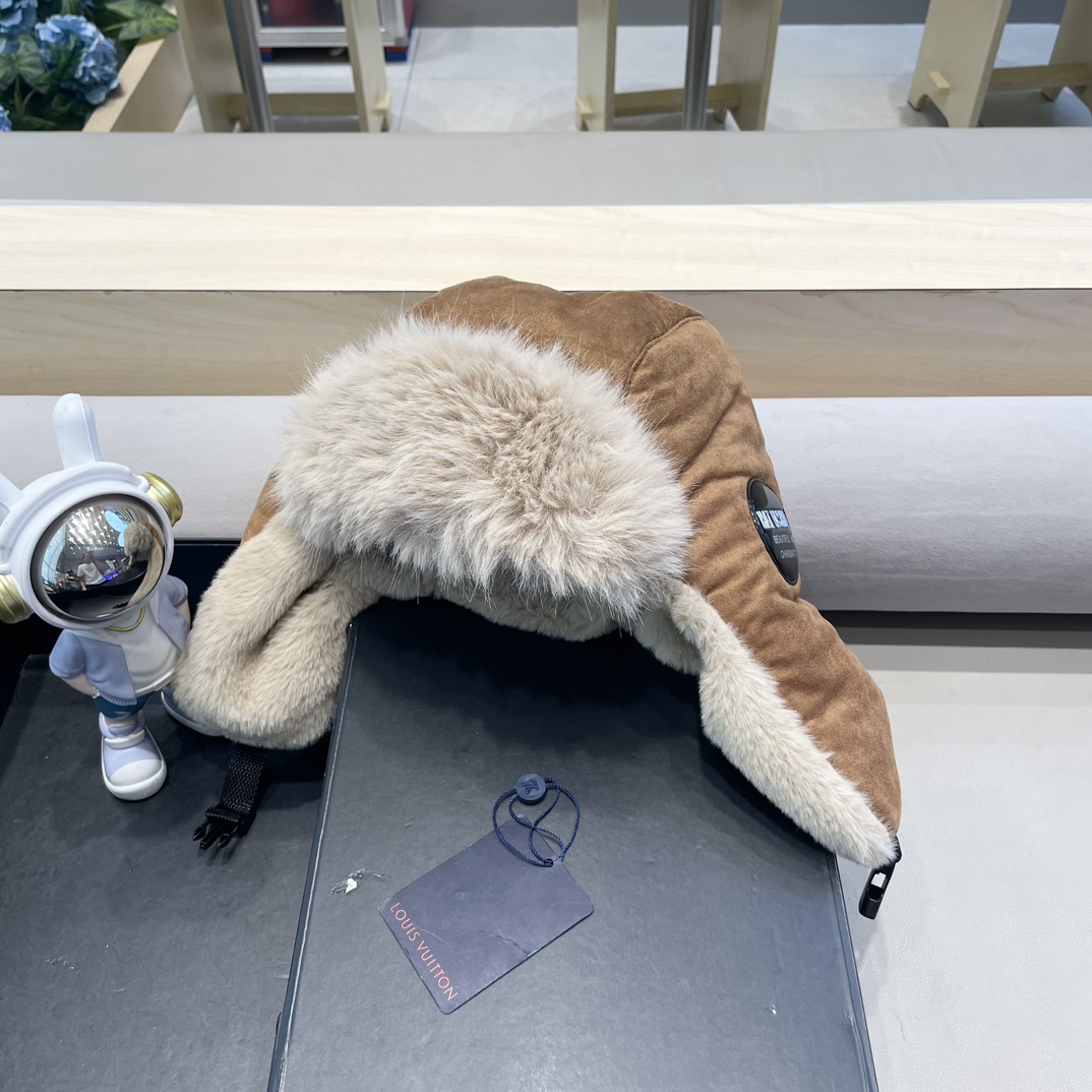 Lv路易威登2024新款加绒加厚骑行电动车防风护耳帽保暖东北雷锋帽