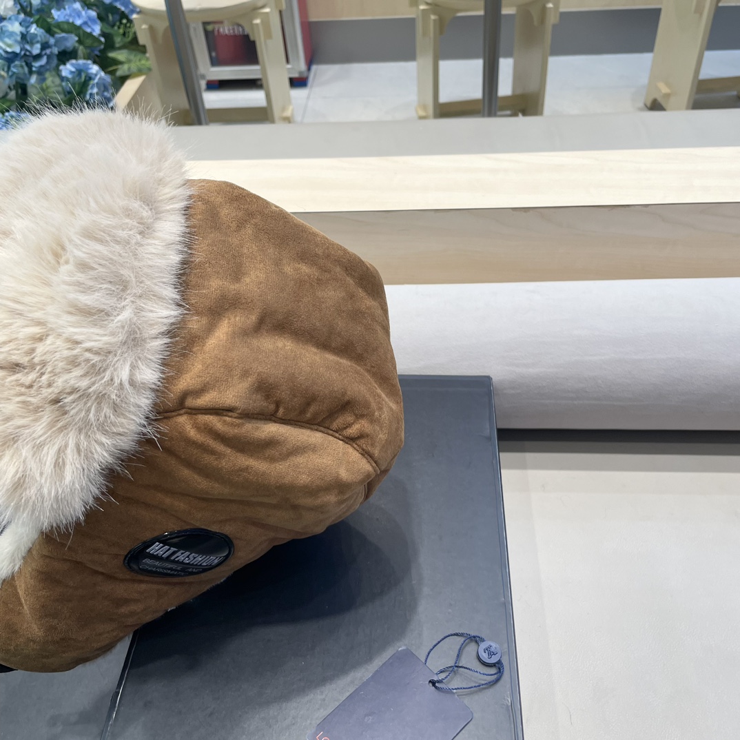 Lv路易威登2024新款加绒加厚骑行电动车防风护耳帽保暖东北雷锋帽