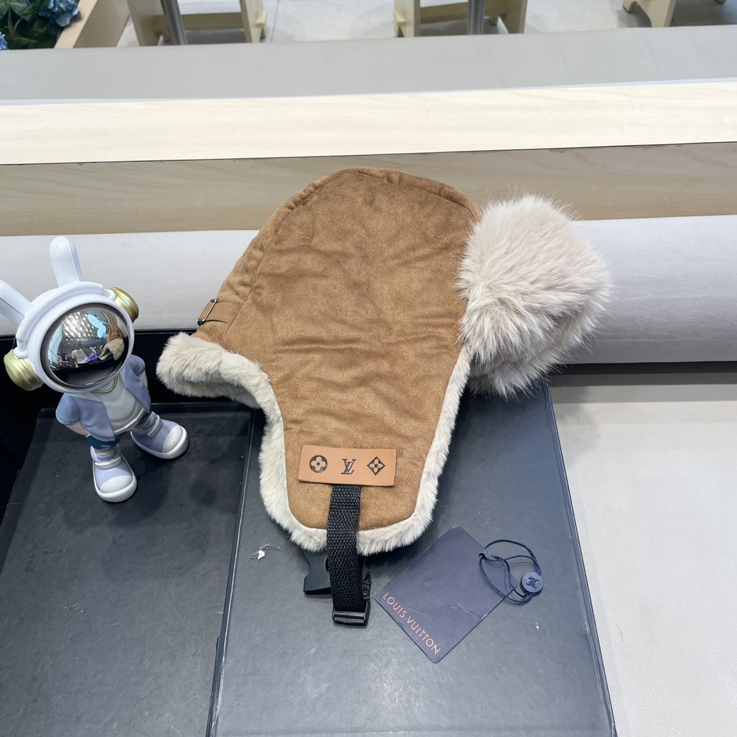 Lv路易威登2024新款加绒加厚骑行电动车防风护耳帽保暖东北雷锋帽