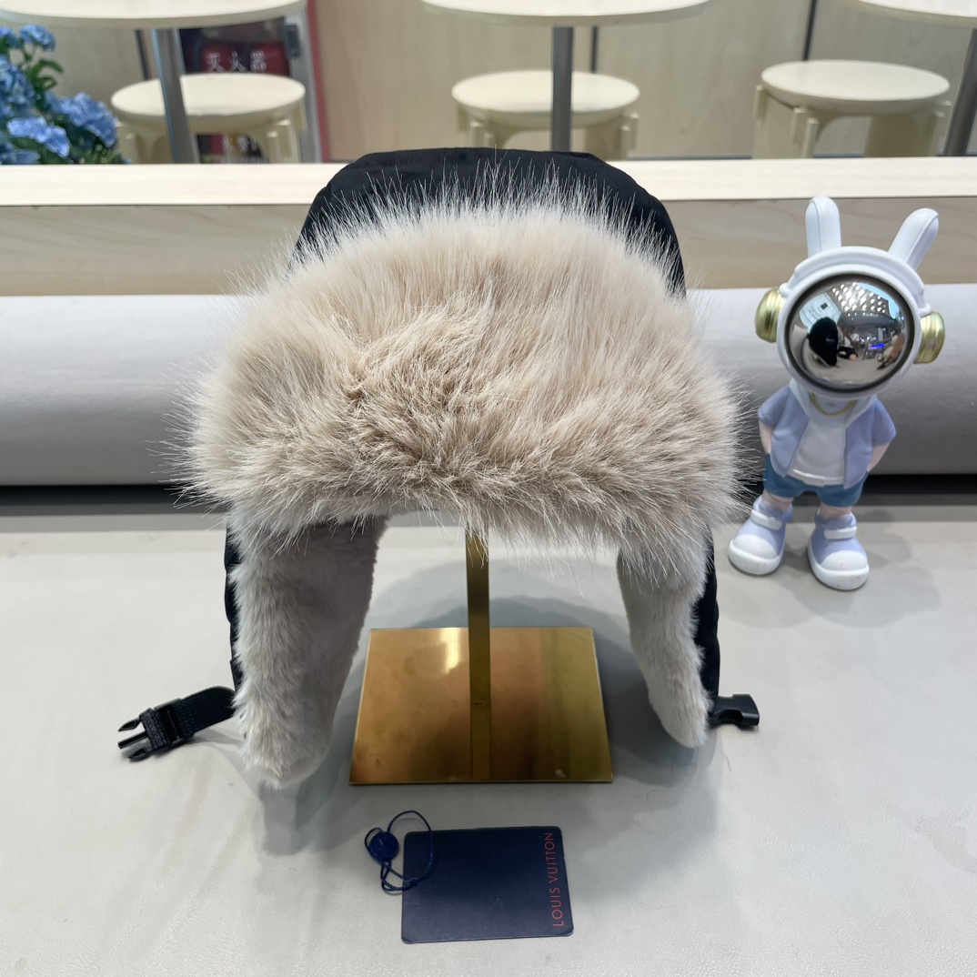 Lv路易威登2024新款加绒加厚骑行电动车防风护耳帽保暖东北雷锋帽