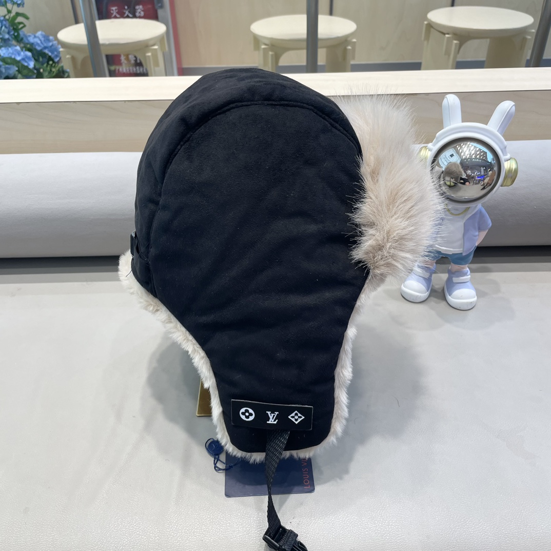 Lv路易威登2024新款加绒加厚骑行电动车防风护耳帽保暖东北雷锋帽