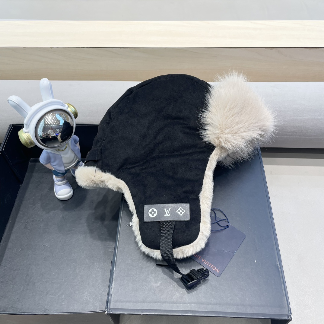 Lv路易威登2024新款加绒加厚骑行电动车防风护耳帽保暖东北雷锋帽