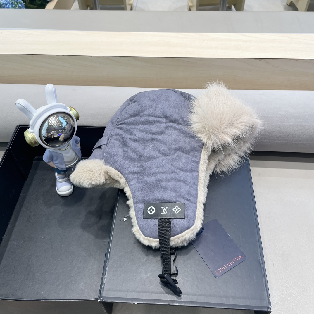 Lv路易威登2024新款加绒加厚骑行电动车防风护耳帽保暖东北雷锋帽