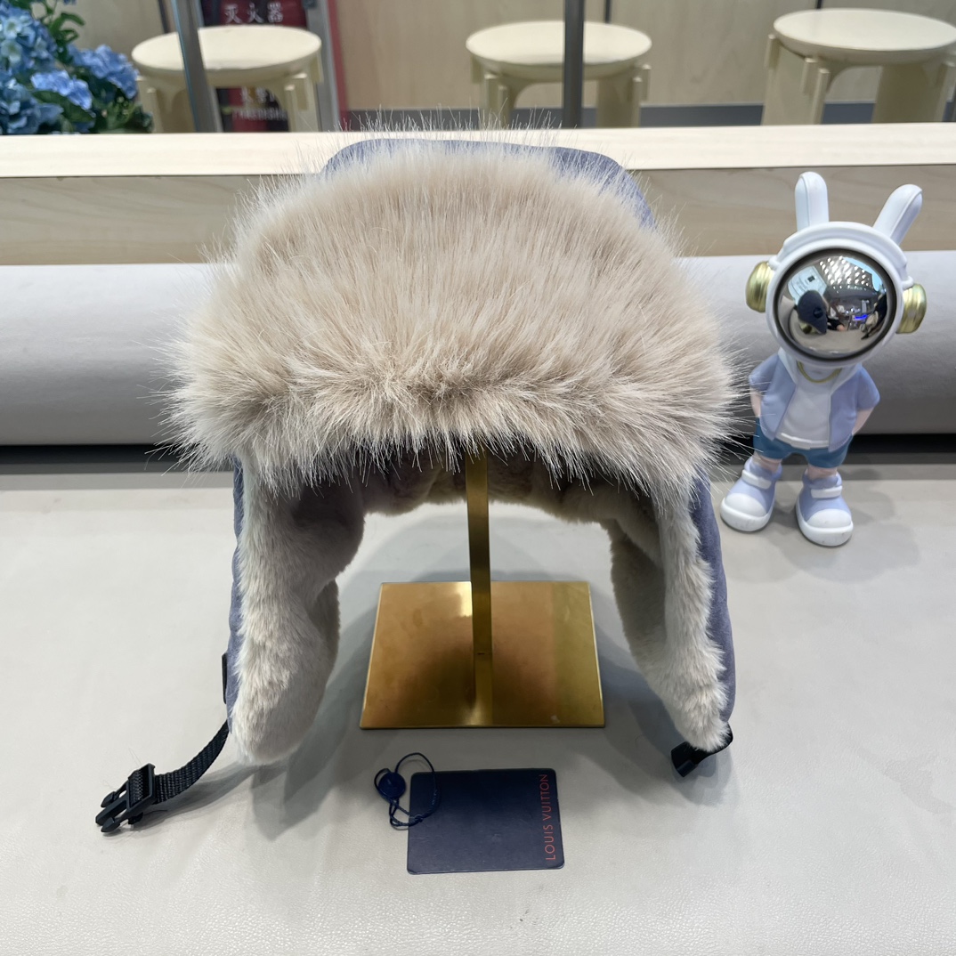 Lv路易威登2024新款加绒加厚骑行电动车防风护耳帽保暖东北雷锋帽