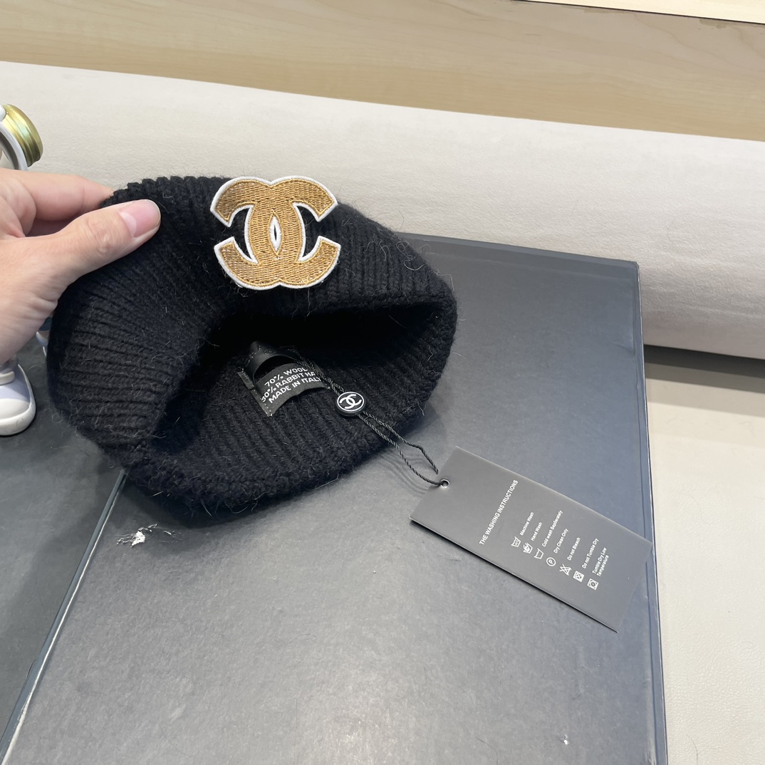 香奈儿Chanel👒经典原单针织毛线帽，采用精选羊毛面料，超高羊毛+兔毛成份，‼️手感超柔软，弹性极佳，高档又减龄、超保