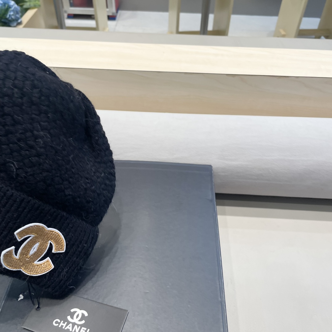 香奈儿Chanel👒经典原单针织毛线帽，采用精选羊毛面料，超高羊毛+兔毛成份，‼️手感超柔软，弹性极佳，高档又减龄、超保