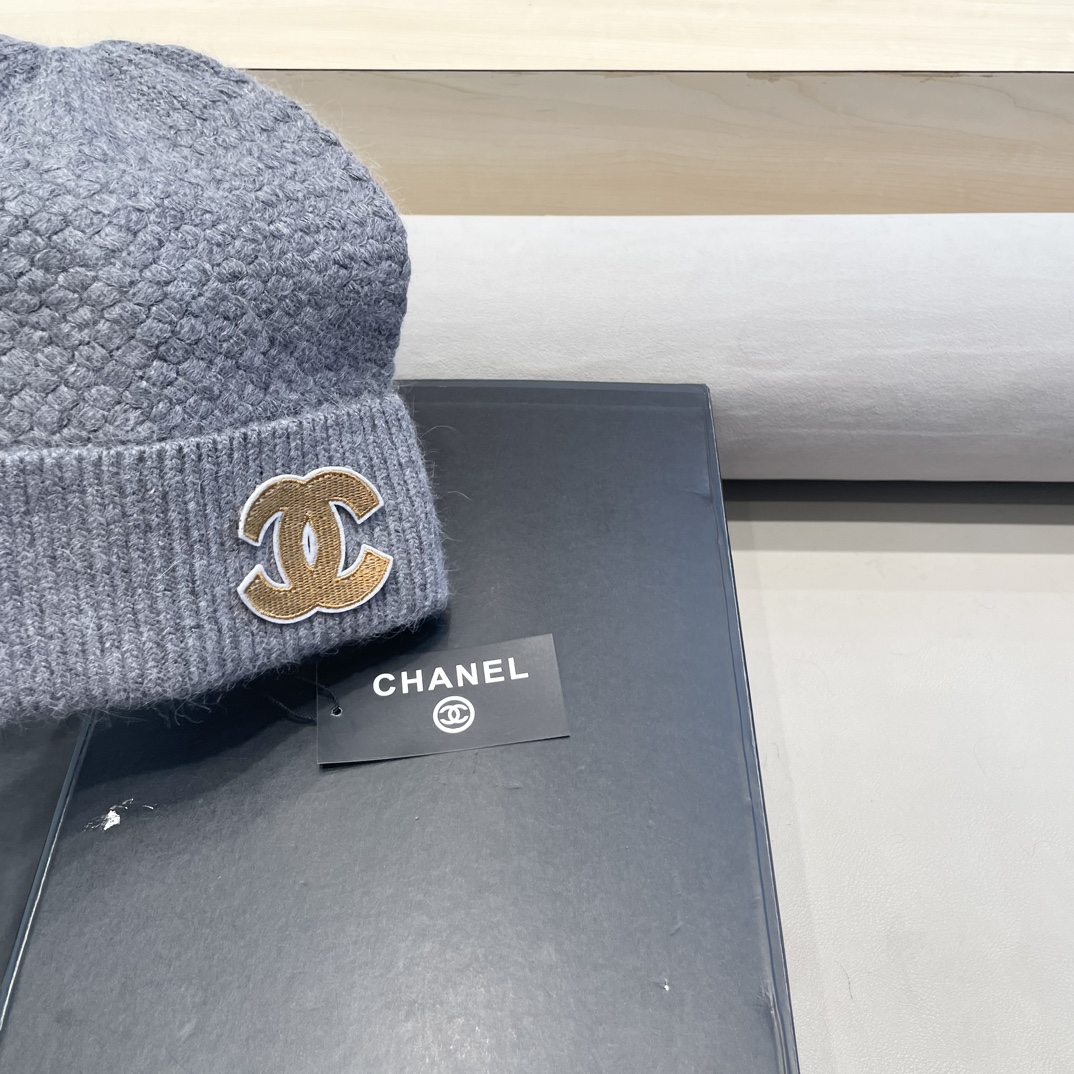 香奈儿Chanel👒经典原单针织毛线帽，采用精选羊毛面料，超高羊毛+兔毛成份，‼️手感超柔软，弹性极佳，高档又减龄、超保