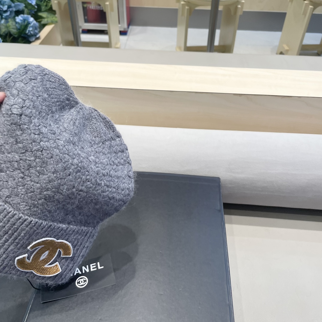 香奈儿Chanel👒经典原单针织毛线帽，采用精选羊毛面料，超高羊毛+兔毛成份，‼️手感超柔软，弹性极佳，高档又减龄、超保