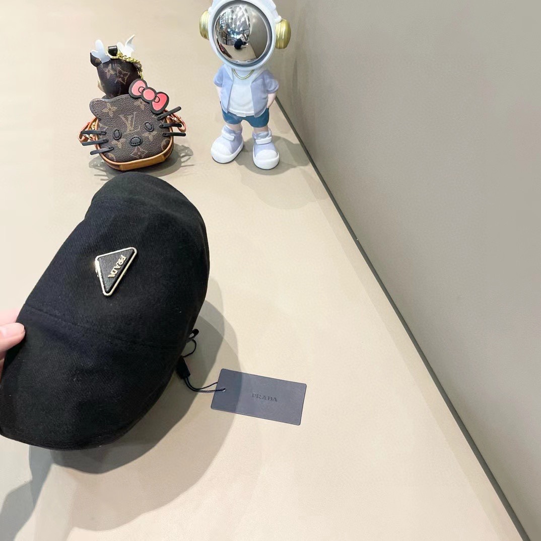 PRADA普拉达 贝雷帽南瓜女春秋款显脸韩系大头围2024新款