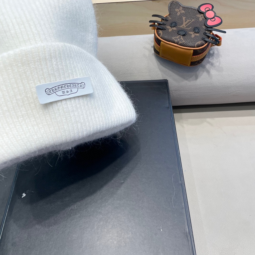 克罗心。福利！！新款上架，特别实惠的一个系列帽子，面料：毛线。密度紧致！毛线针织面料手感舒适透气性好！款