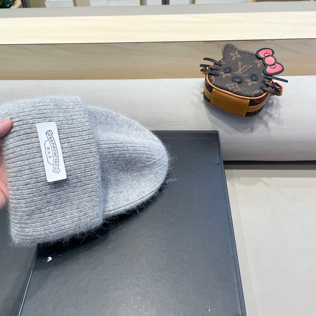 克罗心。福利！！新款上架，特别实惠的一个系列帽子，面料：毛线。密度紧致！毛线针织面料手感舒适透气性好！款