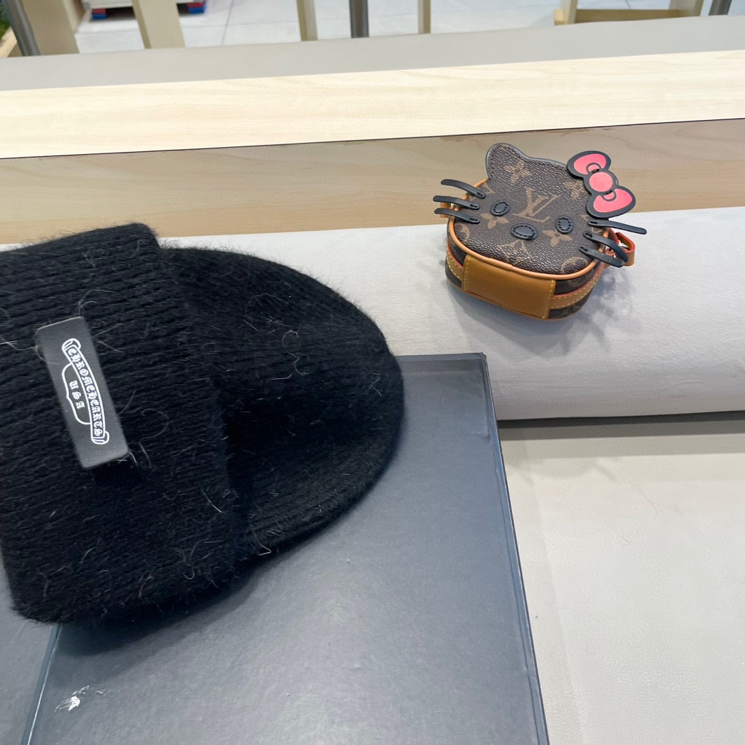 克罗心。福利！！新款上架，特别实惠的一个系列帽子，面料：毛线。密度紧致！毛线针织面料手感舒适透气性好！款