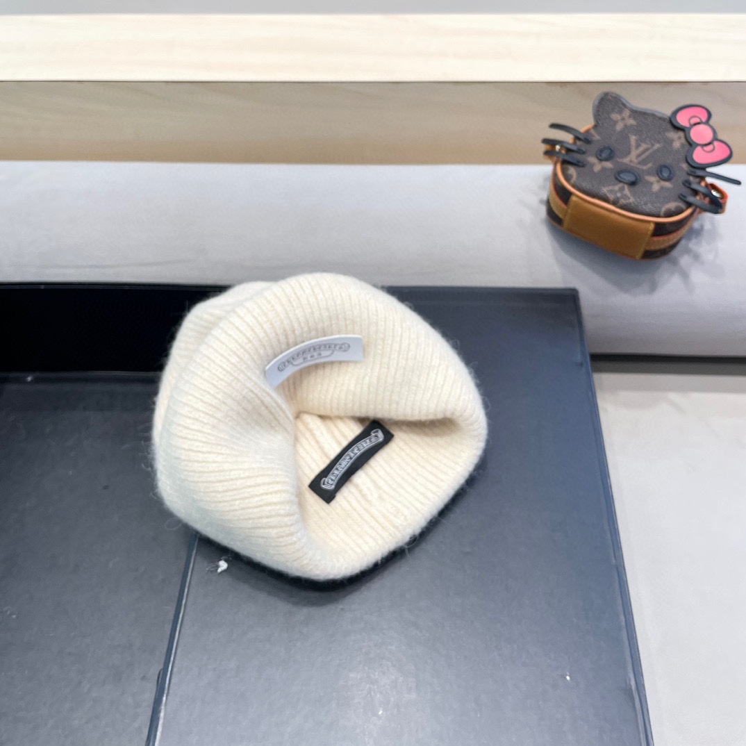 克罗心。福利！！新款上架，特别实惠的一个系列帽子，面料：毛线。密度紧致！毛线针织面料手感舒适透气性好！款