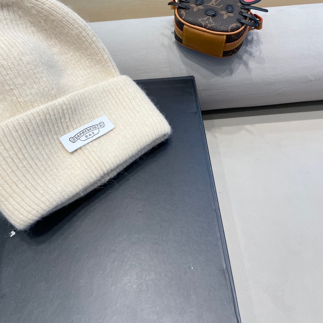 克罗心。福利！！新款上架，特别实惠的一个系列帽子，面料：毛线。密度紧致！毛线针织面料手感舒适透气性好！款