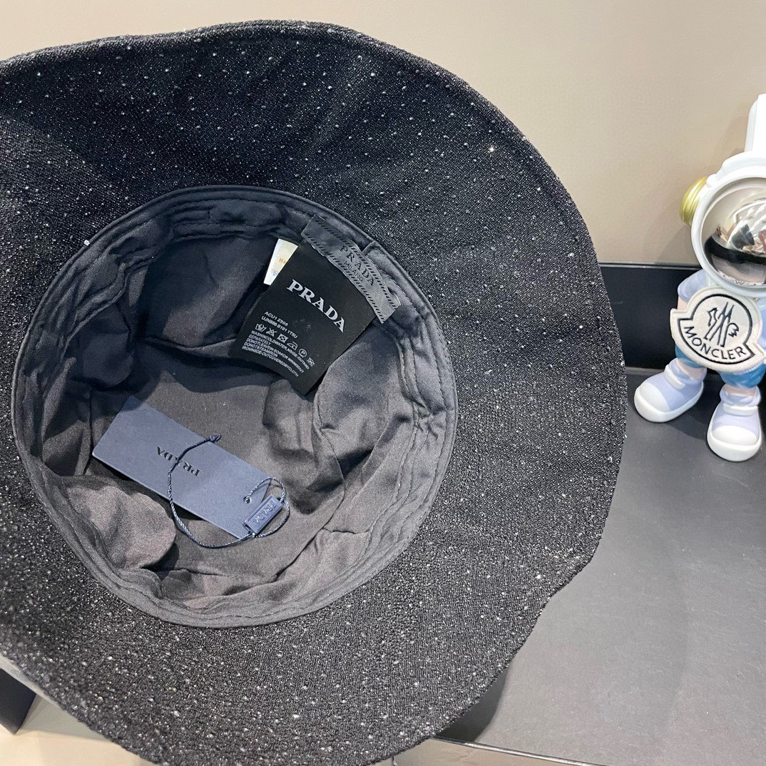 普拉达Prada重工轻奢超闪水钻渔夫帽女时髦百搭优雅水桶帽显脸小遮阳防晒盆帽。