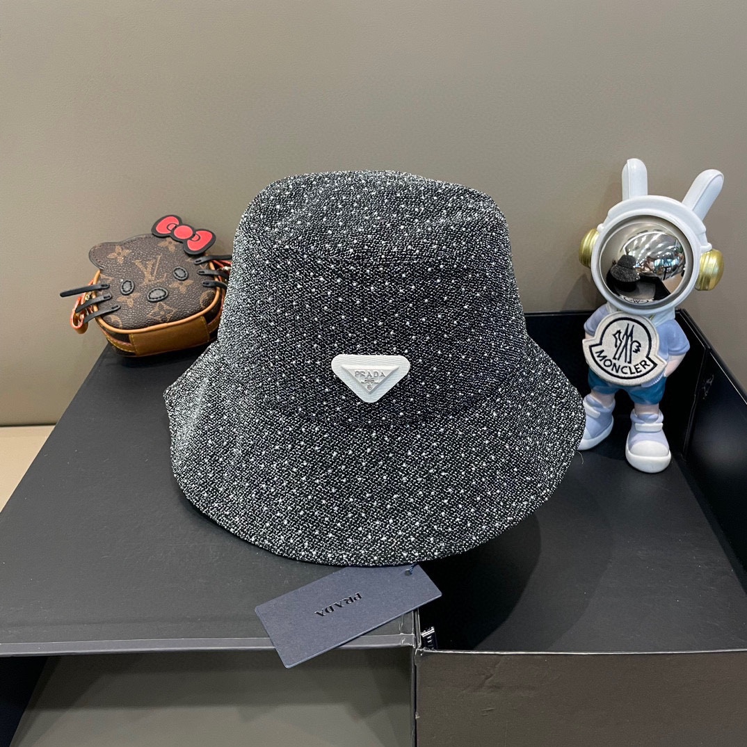 普拉达Prada重工轻奢超闪水钻渔夫帽女时髦百搭优雅水桶帽显脸小遮阳防晒盆帽。