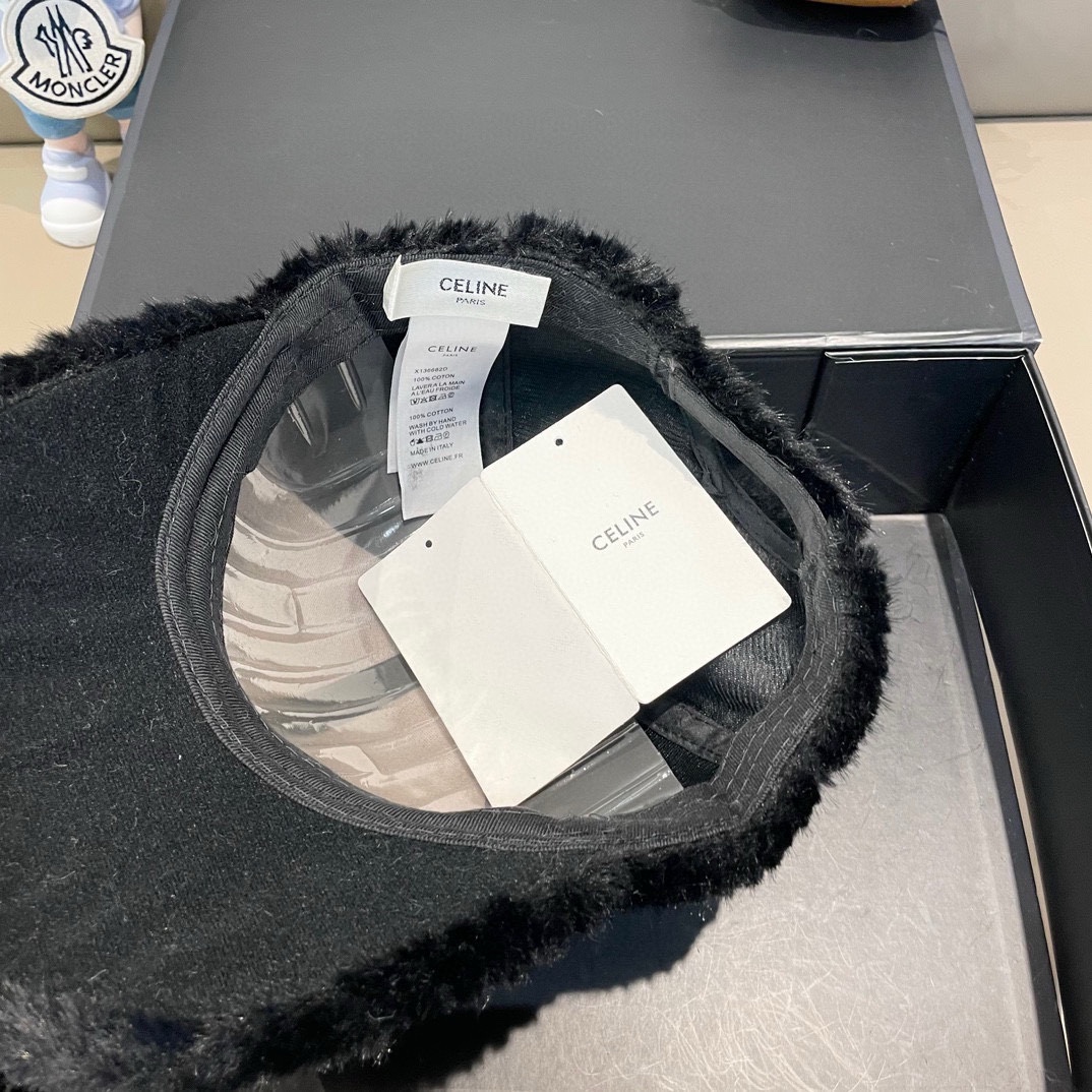 塞琳Celine凯旋门毛绒鸭舌帽女秋冬显脸小加绒加厚保暖硬顶棒球帽子