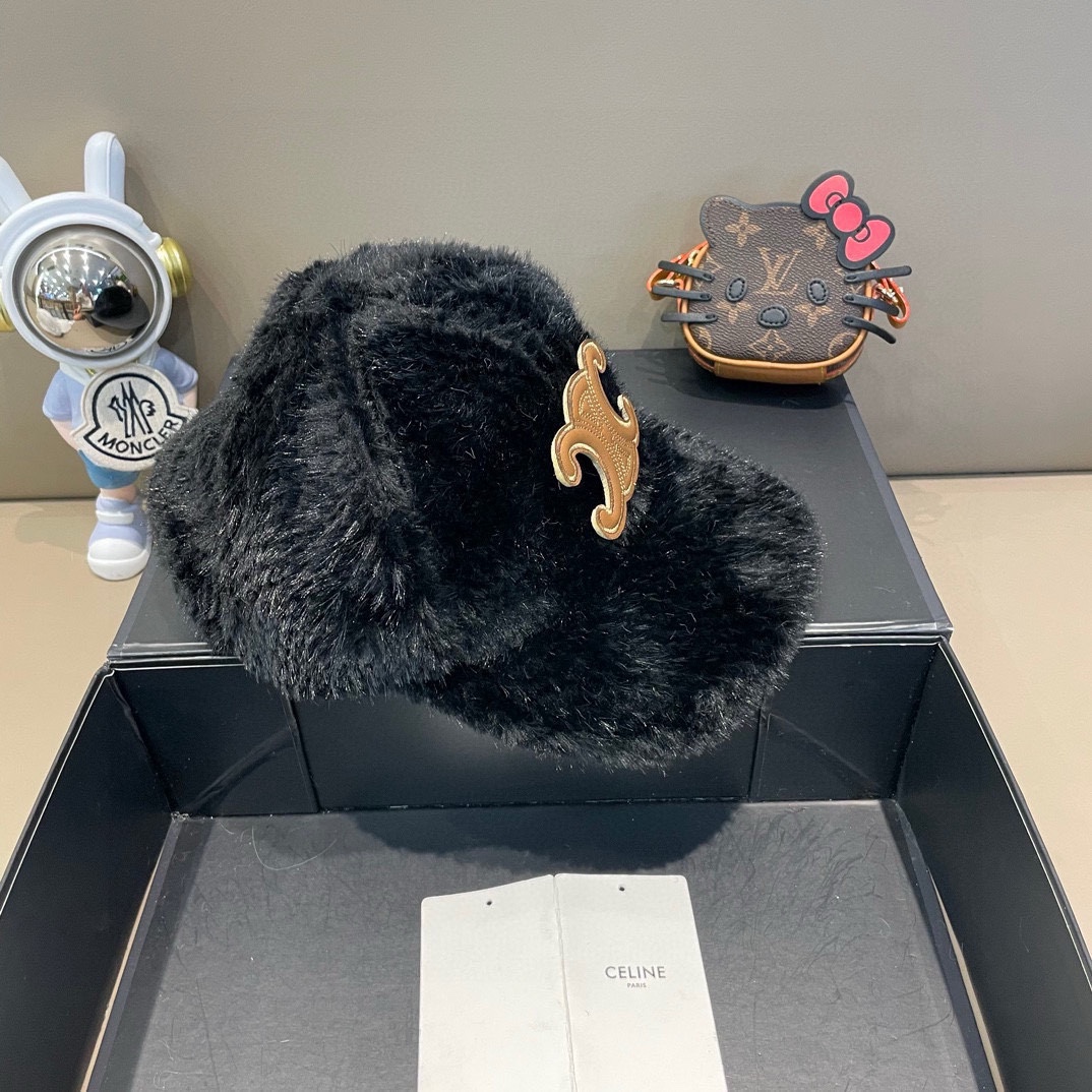 塞琳Celine凯旋门毛绒鸭舌帽女秋冬显脸小加绒加厚保暖硬顶棒球帽子