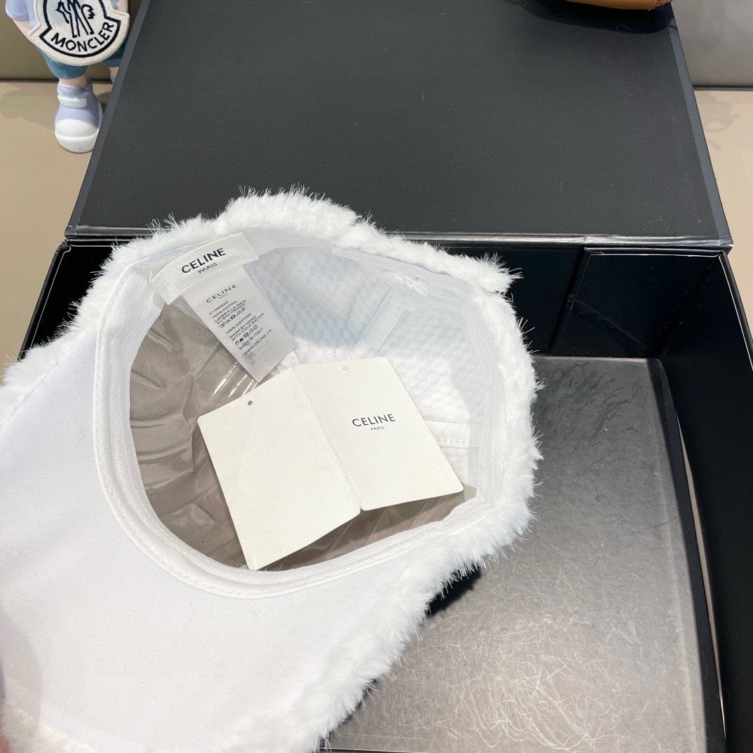 塞琳Celine凯旋门毛绒鸭舌帽女秋冬显脸小加绒加厚保暖硬顶棒球帽子