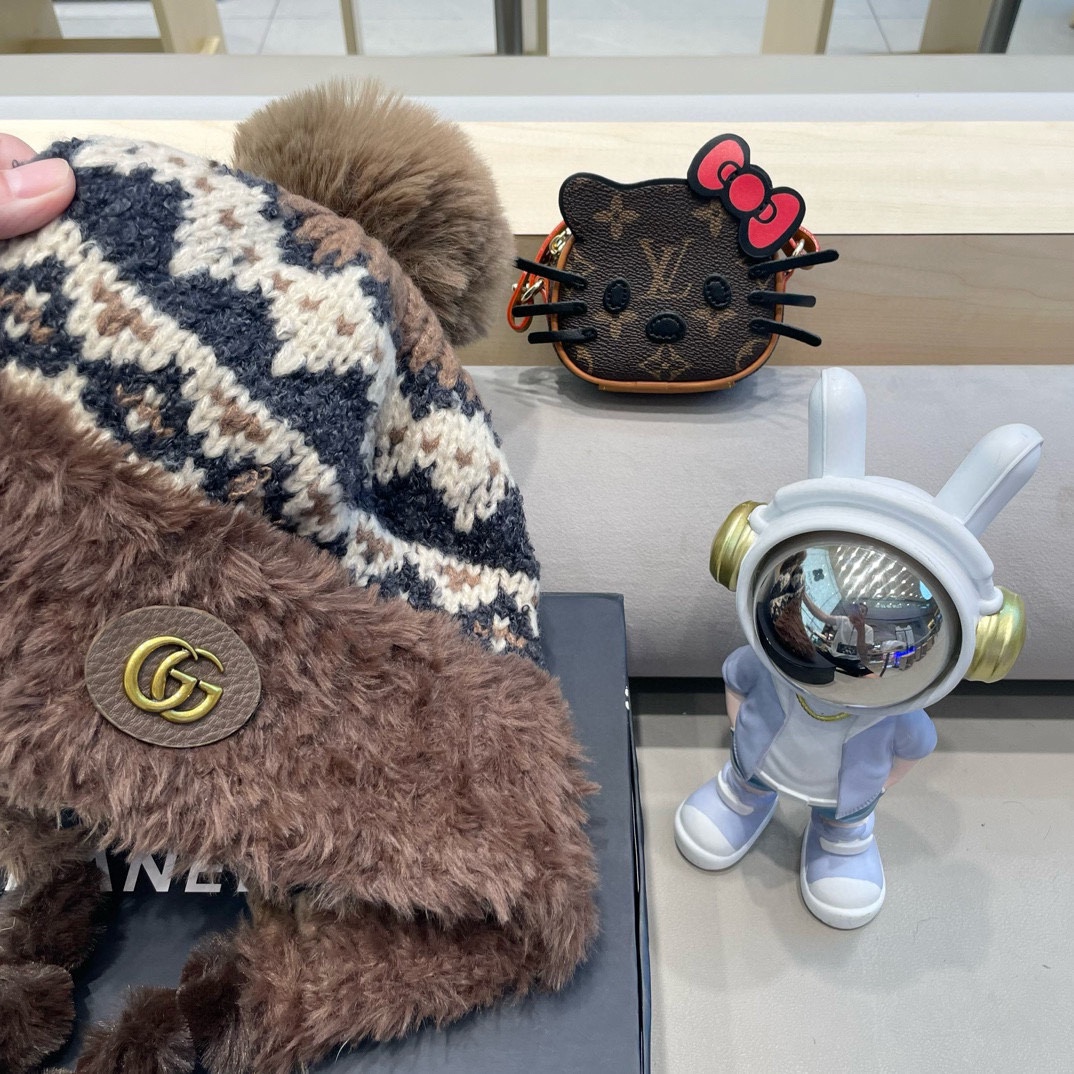 古奇Gucci冬季加厚加绒保暖护耳帽子女韩版复古针织提花图案雷锋帽东北防寒