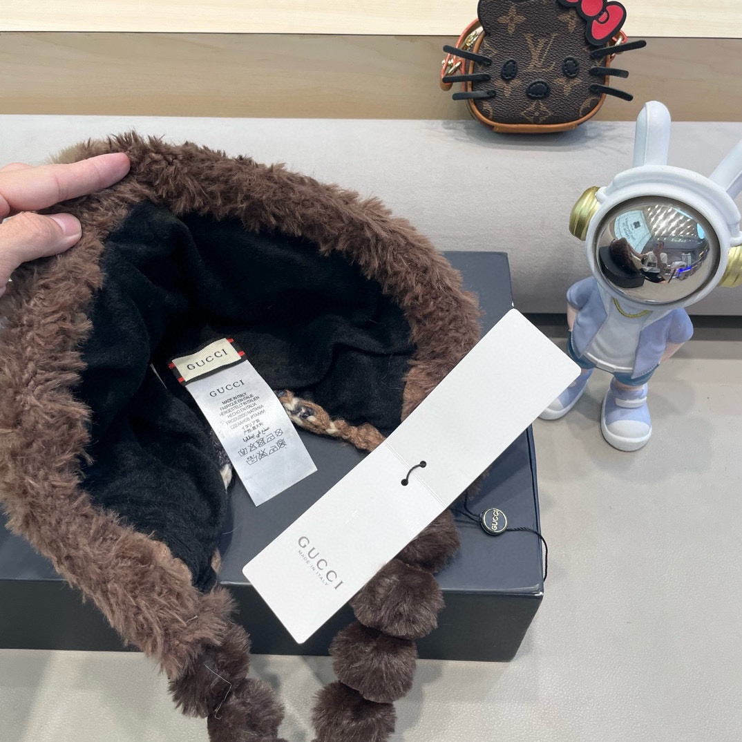 古奇Gucci冬季加厚加绒保暖护耳帽子女韩版复古针织提花图案雷锋帽东北防寒