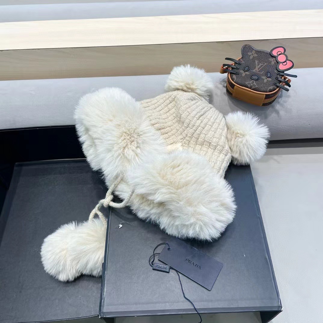 普拉达Prada加厚针织毛线帽子女士冬季可爱毛球套头帽保暖加绒护耳防寒雷锋帽