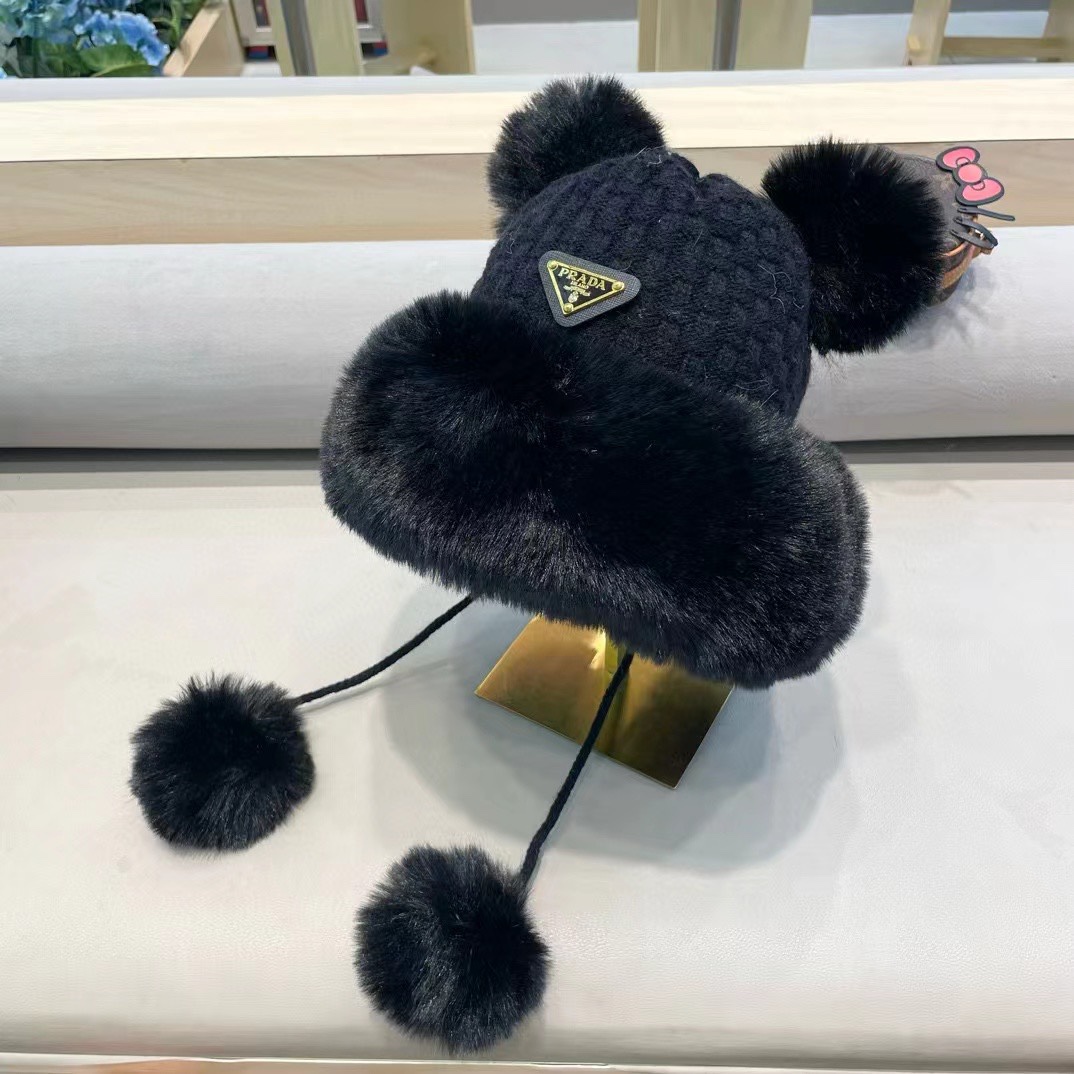 普拉达Prada加厚针织毛线帽子女士冬季可爱毛球套头帽保暖加绒护耳防寒雷锋帽
