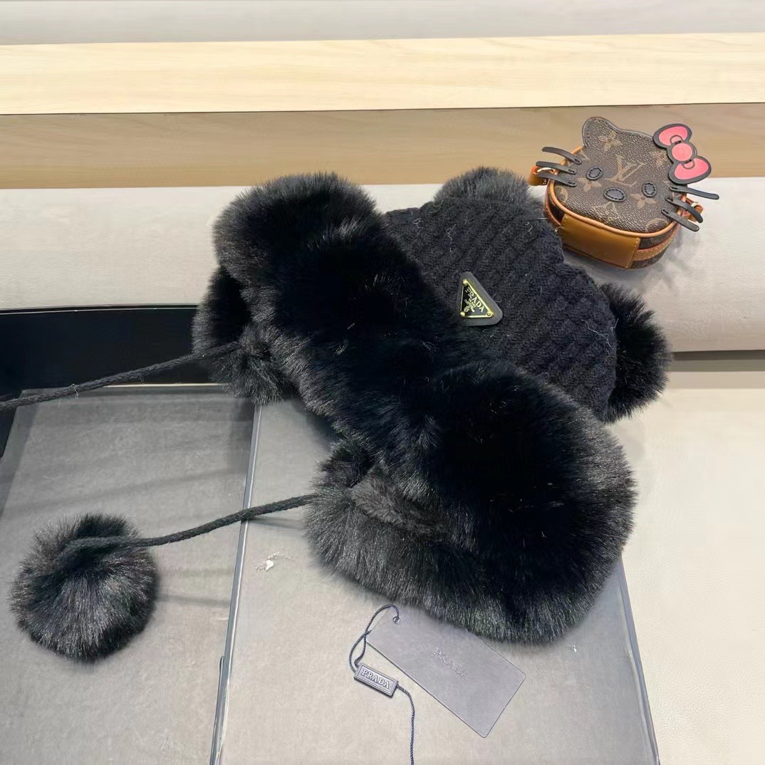 普拉达Prada加厚针织毛线帽子女士冬季可爱毛球套头帽保暖加绒护耳防寒雷锋帽