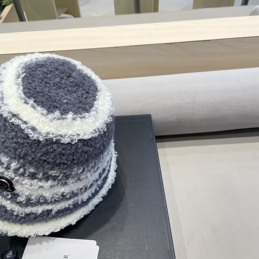 moncler周给给拼色羊羔绒水桶帽子女秋冬针织保暖气质小众显脸小渔夫帽