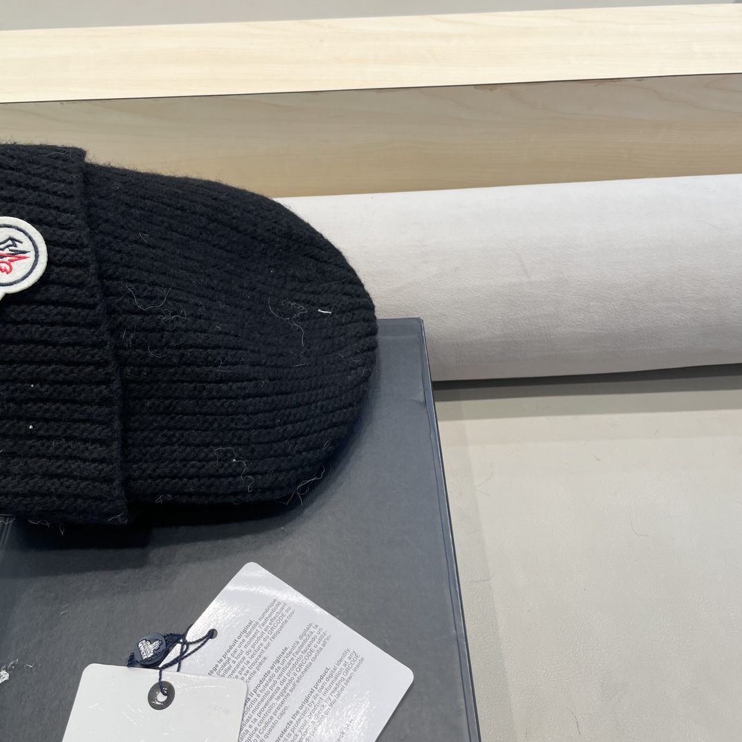 moncler羊毛混纺毛线帽子女冬季加厚毛线帽户外防风骑车护耳帽显脸小冷帽