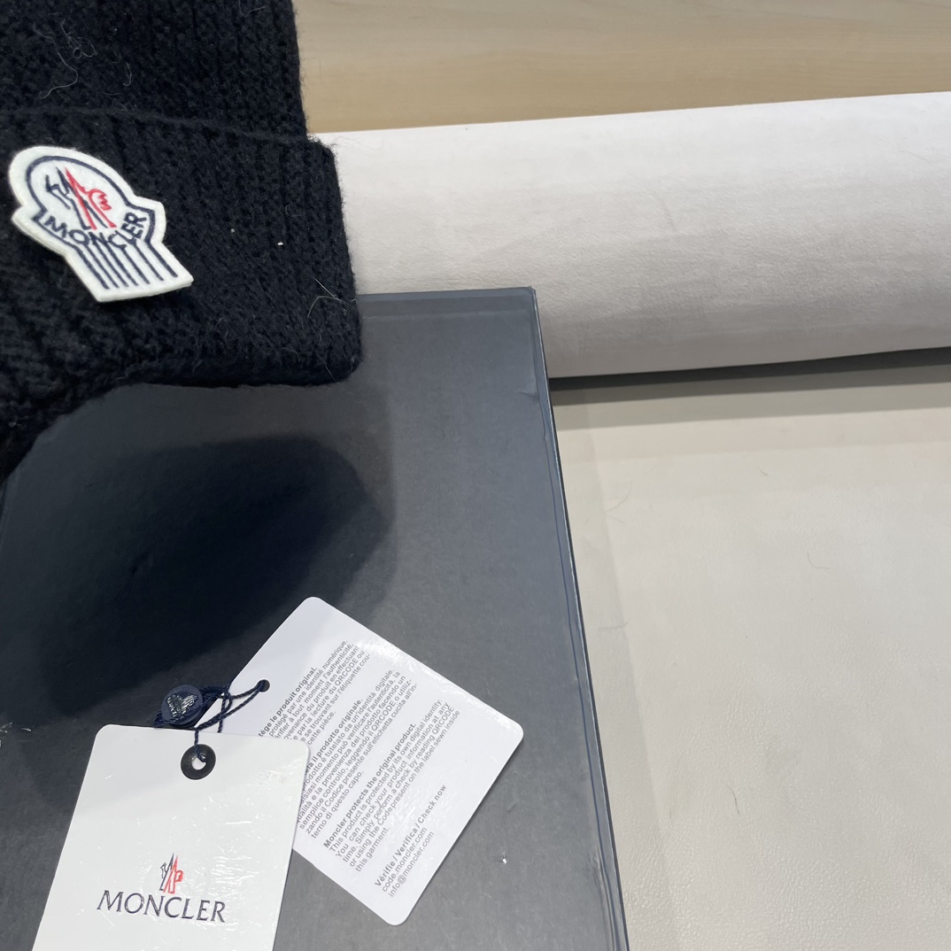 moncler羊毛混纺毛线帽子女冬季加厚毛线帽户外防风骑车护耳帽显脸小冷帽