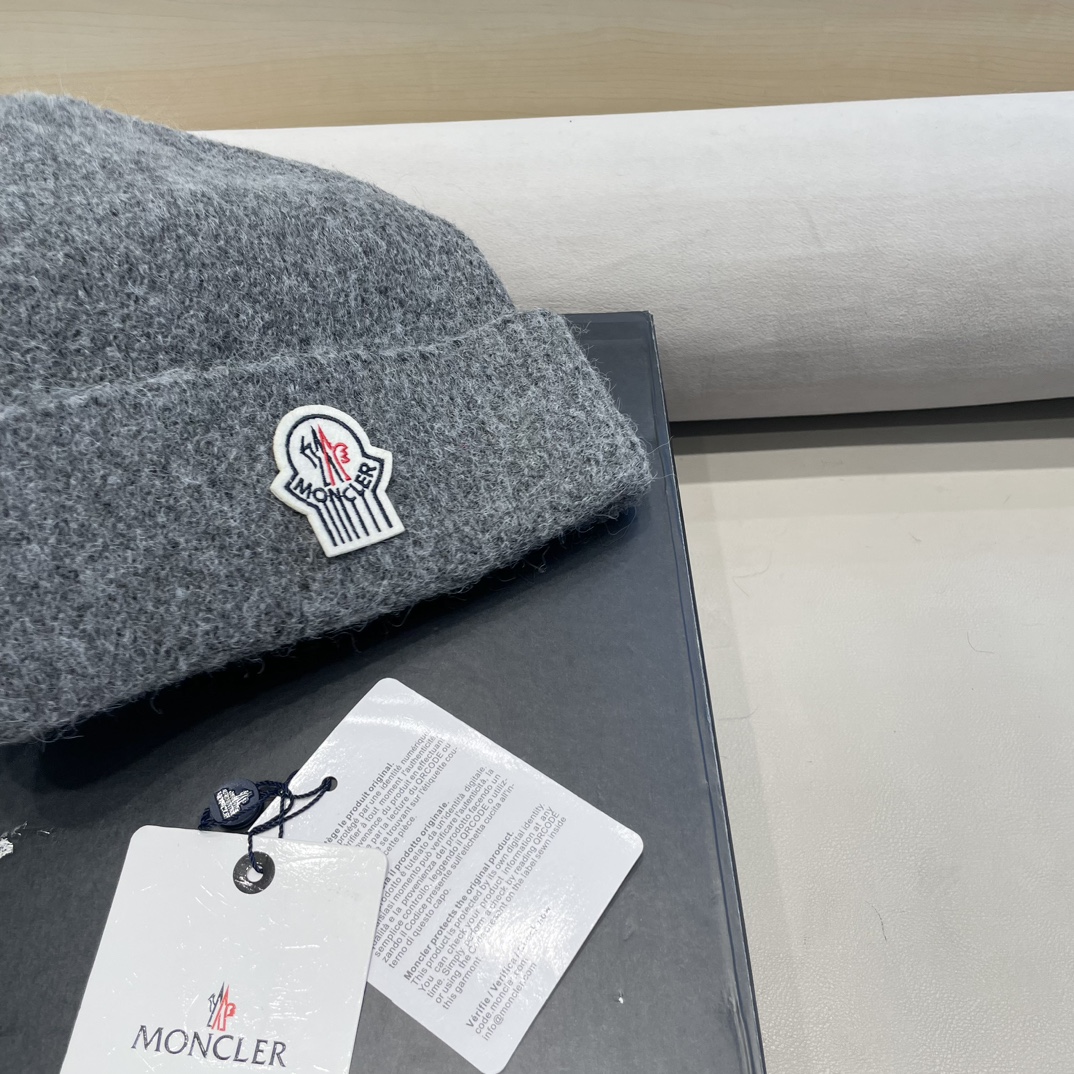 moncler羊毛混纺毛线帽子女冬季加厚毛线帽户外防风骑车护耳帽显脸小冷帽