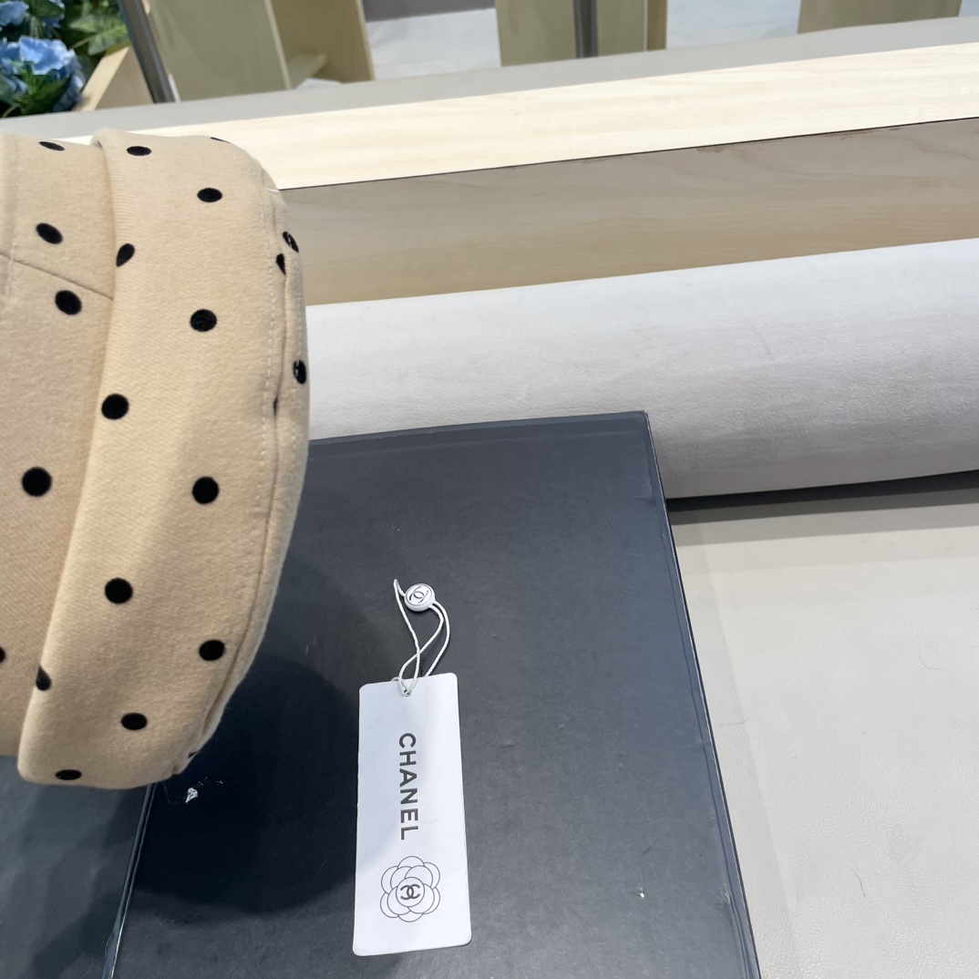 Chanel韩版波点帽子女2024春秋新款英伦复古八角贝雷帽显脸小平顶鸭舌帽
