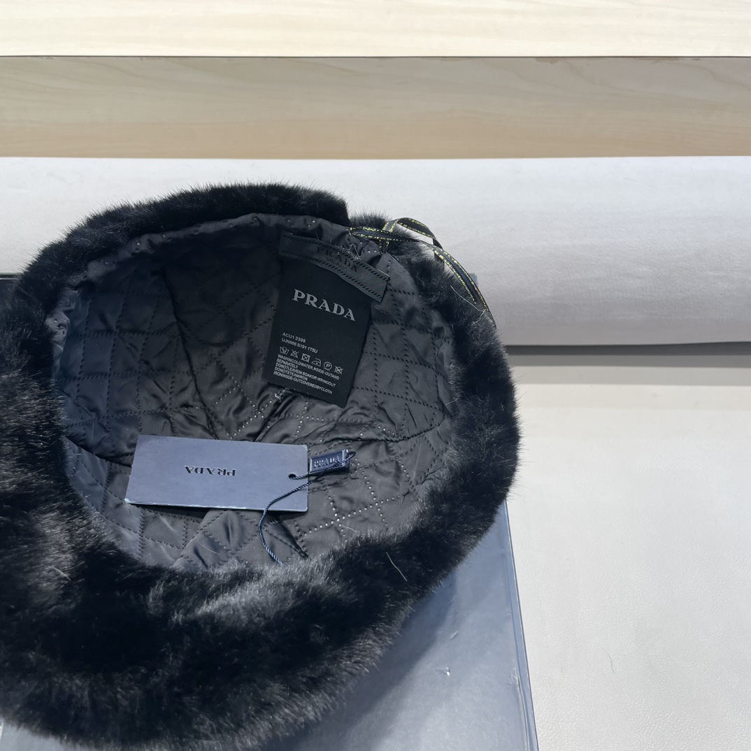 普拉达Prada帽子女秋冬季鸭舌帽仿貂毛冬天猫耳朵可爱棒球帽皮草时尚加绒保暖
